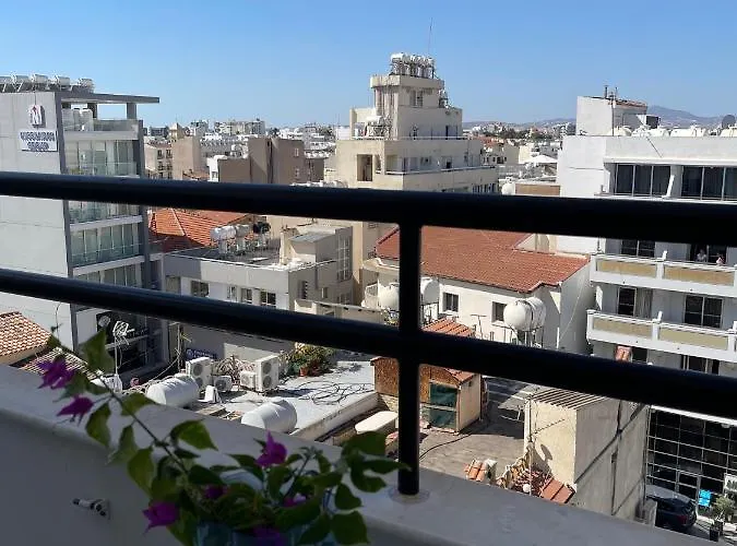 クラサス ビーチ ラルナカ