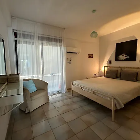 كراساس بيتش * لارنكا