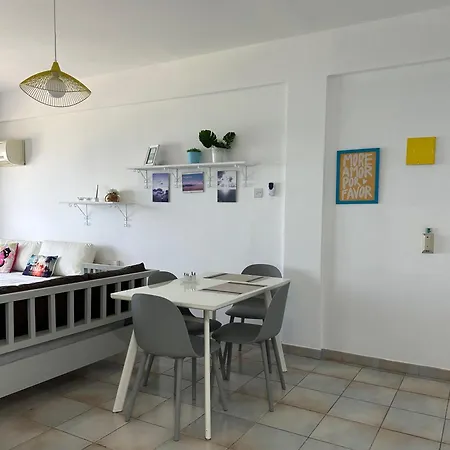 كراساس بيتش شقة *