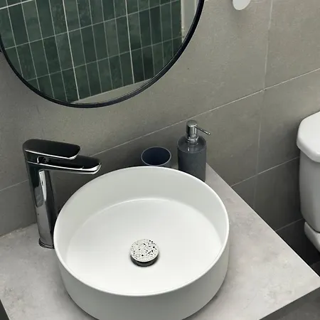 كراساس بيتش * لارنكا